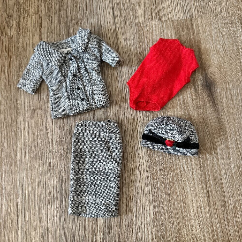 Vintage Barbie 1963 "Career Girl" Outfit #954